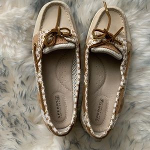 Sperry Topsiders neutral